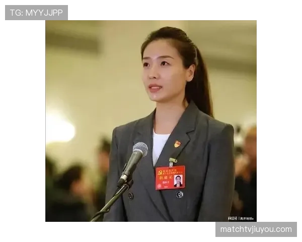 魏秋月健身完直接冲菜市场,手上那块名表亮得让人怀疑人生 魏秋月健身完直接冲菜市场,手上那块名表亮得让人怀疑人生